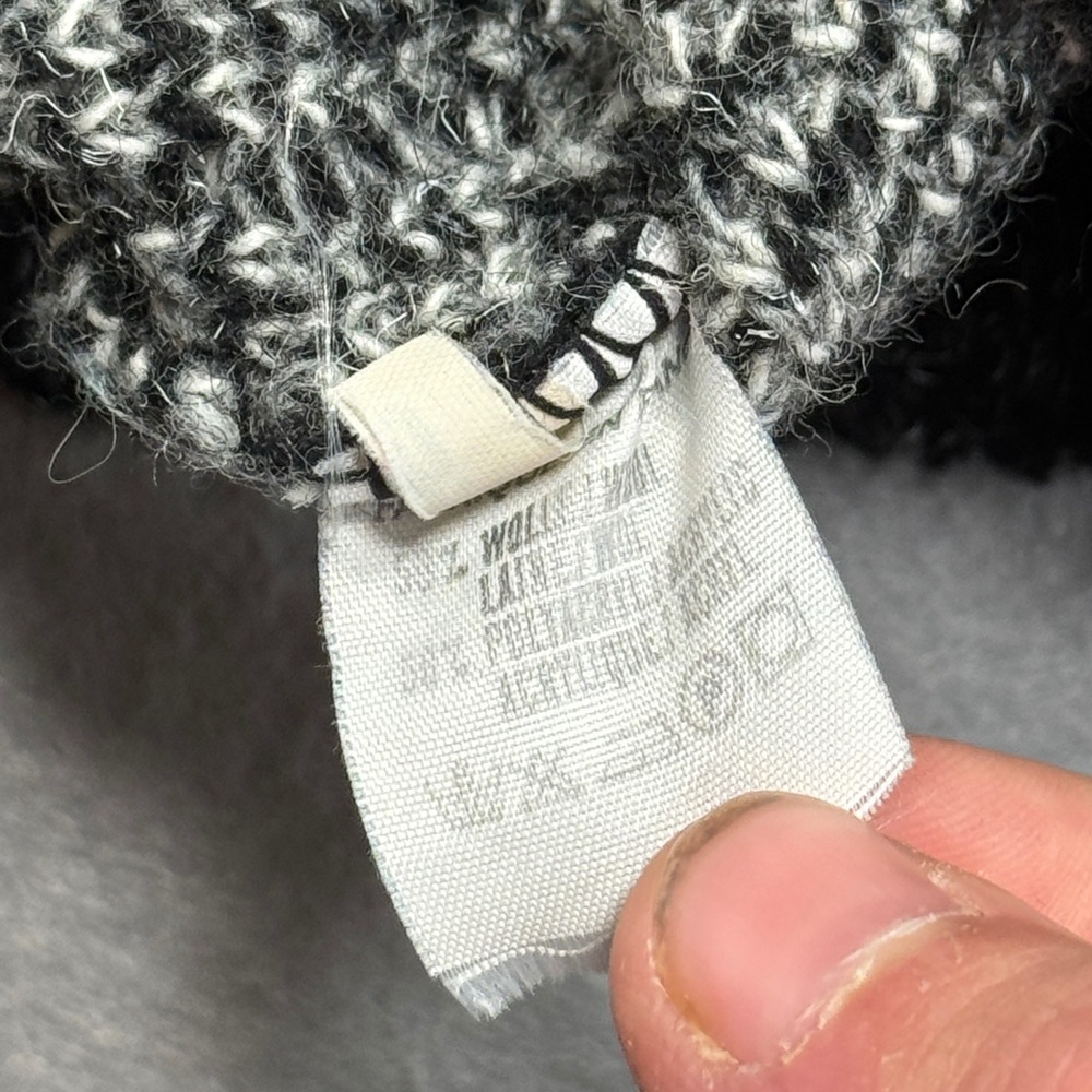 Vintage Le Laureat Sweater Women's 6 Black Gray Geometric Snowflake Crewneck - Picture 7 of 7